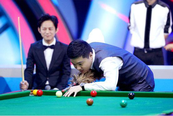 面打击了伯 面打击了伯