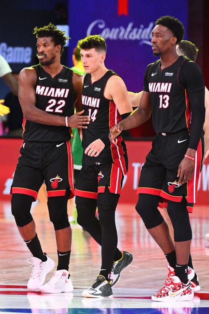 赛事中磨合 赛事中磨合